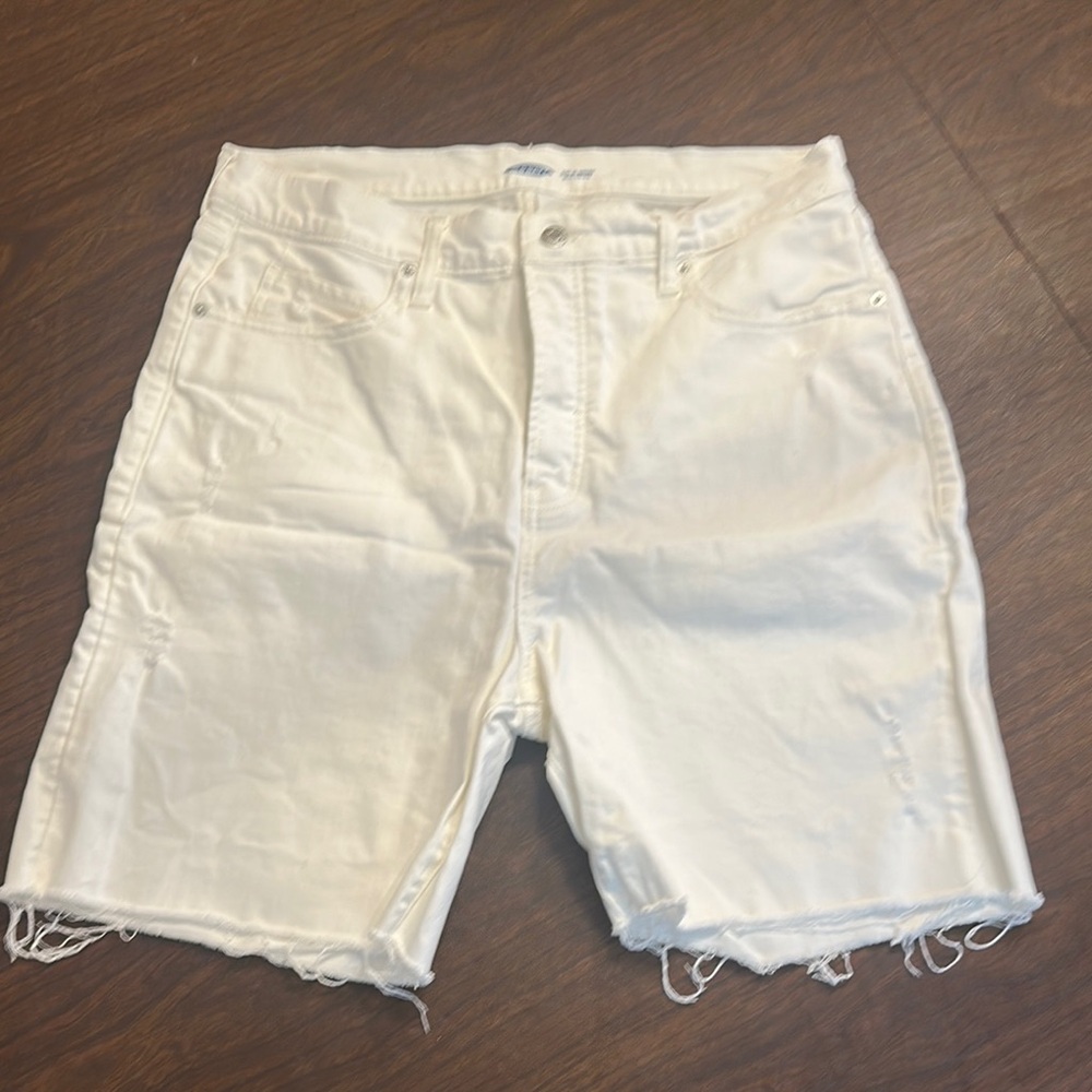 Old Navy Ski Hi Short Button Fly